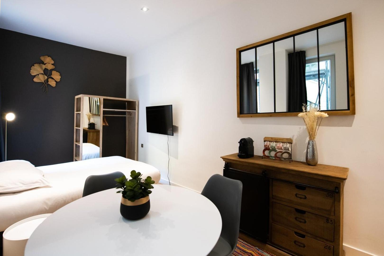Le St Germain - Petillant Studio Decore Avec Gout En Centre-Ville Лион Экстерьер фото