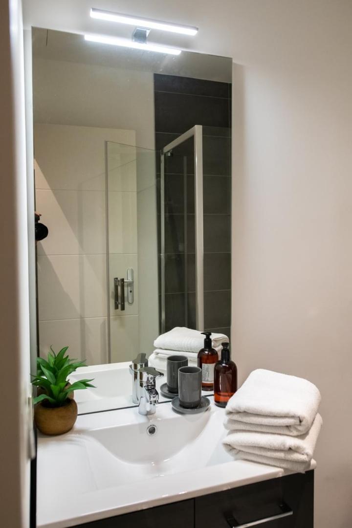 Le St Germain - Petillant Studio Decore Avec Gout En Centre-Ville Лион Экстерьер фото